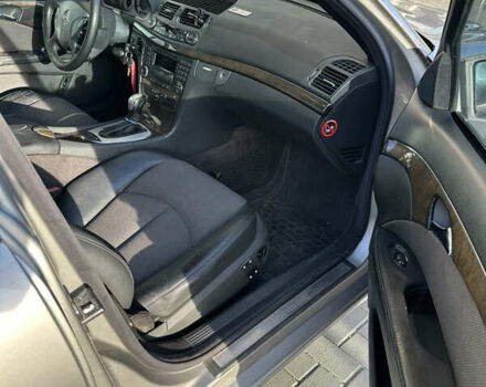 Серый Мерседес Е-Класс, объемом двигателя 2.69 л и пробегом 270 тыс. км за 6300 $, фото 11 на Automoto.ua