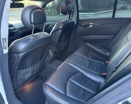 Сірий Мерседес Е-Клас, об'ємом двигуна 5 л та пробігом 280 тис. км за 6499 $, фото 21 на Automoto.ua