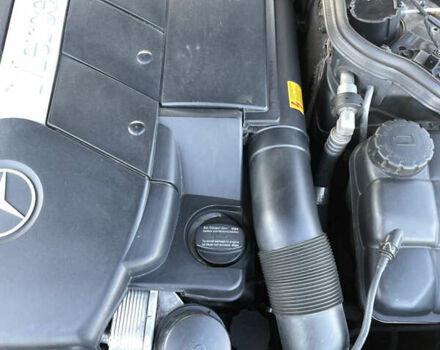 Серый Мерседес Е-Класс, объемом двигателя 5 л и пробегом 189 тыс. км за 9999 $, фото 33 на Automoto.ua