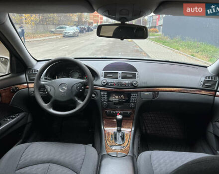 Серый Мерседес Е-Класс, объемом двигателя 2.15 л и пробегом 320 тыс. км за 4999 $, фото 24 на Automoto.ua