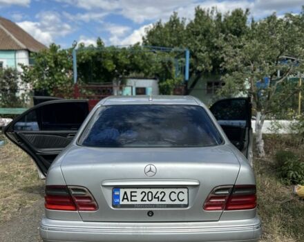 Серый Мерседес Е-Класс, объемом двигателя 2.7 л и пробегом 370 тыс. км за 4800 $, фото 2 на Automoto.ua