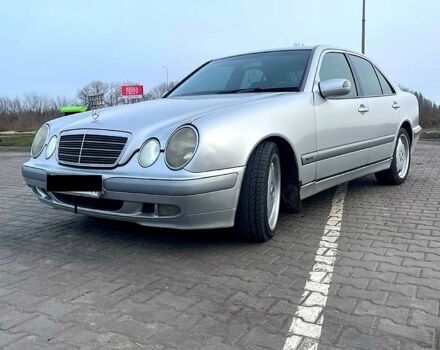 Серый Мерседес Е-Класс, объемом двигателя 2 л и пробегом 320 тыс. км за 4500 $, фото 1 на Automoto.ua