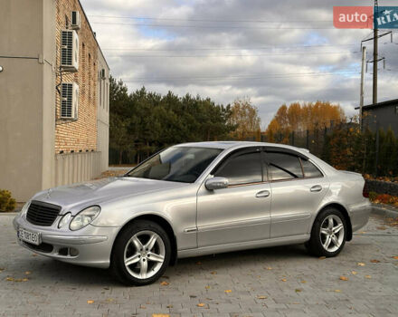 Серый Мерседес Е-Класс, объемом двигателя 2.2 л и пробегом 360 тыс. км за 5450 $, фото 8 на Automoto.ua