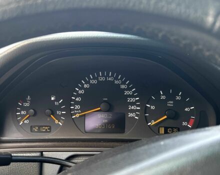 Серый Мерседес Е-Класс, объемом двигателя 2.2 л и пробегом 300 тыс. км за 4600 $, фото 11 на Automoto.ua