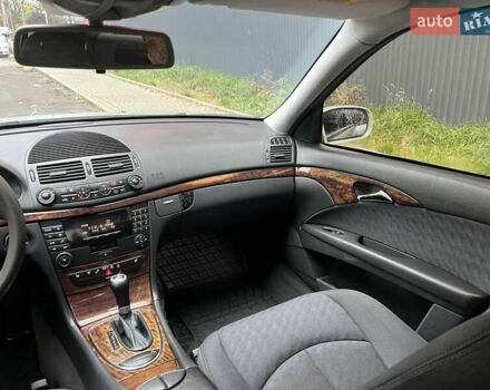 Серый Мерседес Е-Класс, объемом двигателя 2.15 л и пробегом 320 тыс. км за 4999 $, фото 26 на Automoto.ua