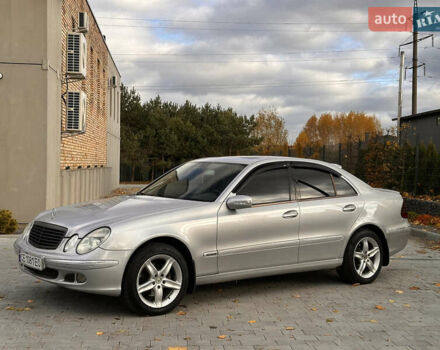 Серый Мерседес Е-Класс, объемом двигателя 2.15 л и пробегом 412 тыс. км за 5499 $, фото 11 на Automoto.ua