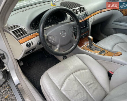 Мерседес Е-Класс 2002 в Остоге на Automoto.ua Серый Мерседес Е-Класс, объемом двигателя 2.15 л и пробегом 377 тыс. км за 4750 $, фото 17 на Automoto.ua