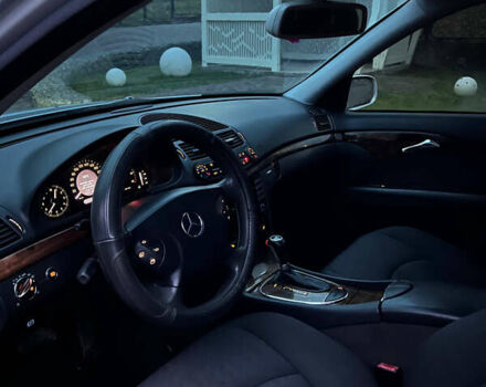 Серый Мерседес Е-Класс, объемом двигателя 2.2 л и пробегом 356 тыс. км за 5399 $, фото 8 на Automoto.ua