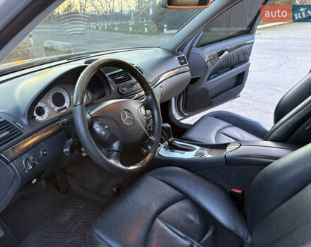 Серый Мерседес Е-Класс, объемом двигателя 5 л и пробегом 280 тыс. км за 6499 $, фото 17 на Automoto.ua