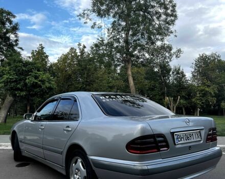 Серый Мерседес Е-Класс, объемом двигателя 2.2 л и пробегом 300 тыс. км за 4600 $, фото 4 на Automoto.ua