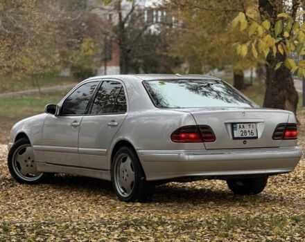 Серый Мерседес Е-Класс, объемом двигателя 3.2 л и пробегом 399 тыс. км за 3500 $, фото 3 на Automoto.ua