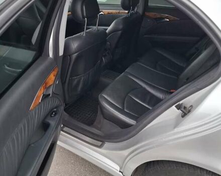 Серый Мерседес Е-Класс, объемом двигателя 2.69 л и пробегом 405 тыс. км за 6500 $, фото 4 на Automoto.ua