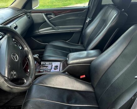 Серый Мерседес Е-Класс, объемом двигателя 2.2 л и пробегом 300 тыс. км за 4600 $, фото 10 на Automoto.ua