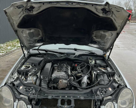 Серый Мерседес Е-Класс, объемом двигателя 2.2 л и пробегом 352 тыс. км за 5200 $, фото 21 на Automoto.ua