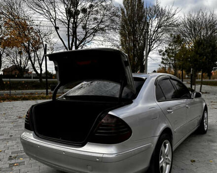 Серый Мерседес Е-Класс, объемом двигателя 2.2 л и пробегом 360 тыс. км за 5450 $, фото 48 на Automoto.ua