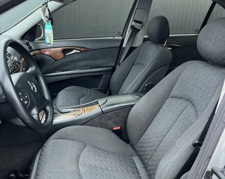 Серый Мерседес Е-Класс, объемом двигателя 2.2 л и пробегом 352 тыс. км за 5200 $, фото 10 на Automoto.ua