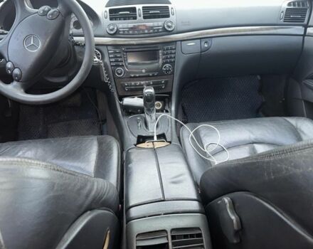 Серый Мерседес Е-Класс, объемом двигателя 3.2 л и пробегом 270 тыс. км за 4500 $, фото 5 на Automoto.ua