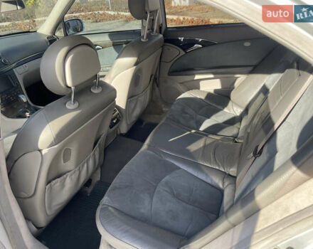 Мерседес Е-Клас 2002 у Золотоноше на Automoto.ua Сірий Мерседес Е-Клас, об'ємом двигуна 4.97 л та пробігом 300 тис. км за 4100 $, фото 10 на Automoto.ua