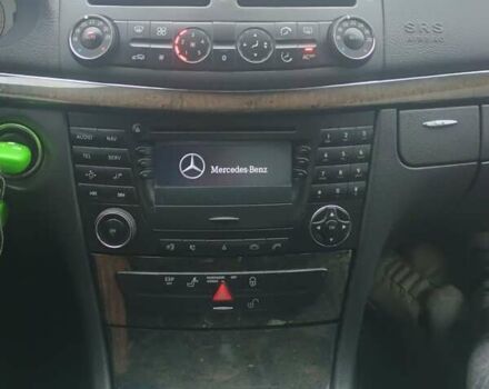 Серый Мерседес Е-Класс, объемом двигателя 2.7 л и пробегом 242 тыс. км за 8700 $, фото 1 на Automoto.ua