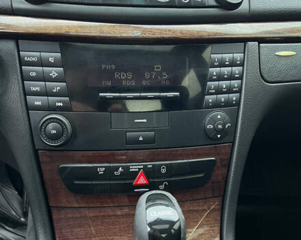 Серый Мерседес Е-Класс, объемом двигателя 2.2 л и пробегом 352 тыс. км за 5200 $, фото 8 на Automoto.ua