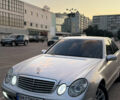 Мерседес Е-Клас 2002 у Сумах на Automoto.ua Сірий Мерседес Е-Клас, об'ємом двигуна 2.15 л та пробігом 350 тис. км за 7300 $, фото 2 на Automoto.ua