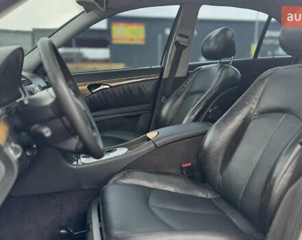 Серый Мерседес Е-Класс, объемом двигателя 2.7 л и пробегом 378 тыс. км за 7500 $, фото 7 на Automoto.ua