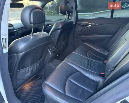 Серый Мерседес Е-Класс, объемом двигателя 5 л и пробегом 280 тыс. км за 6499 $, фото 23 на Automoto.ua