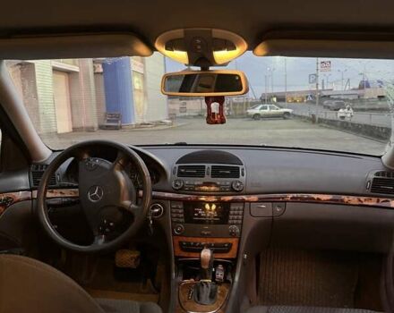 Серый Мерседес Е-Класс, объемом двигателя 2.69 л и пробегом 428 тыс. км за 7200 $, фото 7 на Automoto.ua