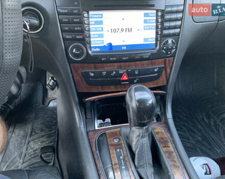 Сірий Мерседес Е-Клас, об'ємом двигуна 2.2 л та пробігом 380 тис. км за 4999 $, фото 15 на Automoto.ua