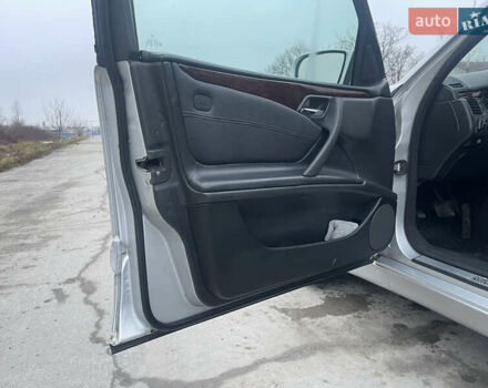 Серый Мерседес Е-Класс, объемом двигателя 3.23 л и пробегом 490 тыс. км за 4400 $, фото 13 на Automoto.ua