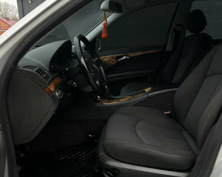 Серый Мерседес Е-Класс, объемом двигателя 2.69 л и пробегом 270 тыс. км за 5950 $, фото 15 на Automoto.ua