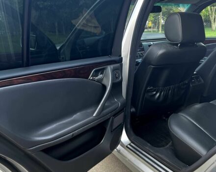 Серый Мерседес Е-Класс, объемом двигателя 2.2 л и пробегом 300 тыс. км за 4600 $, фото 13 на Automoto.ua