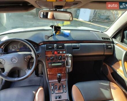 Сірий Мерседес Е-Клас, об'ємом двигуна 2.15 л та пробігом 499 тис. км за 5400 $, фото 8 на Automoto.ua