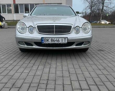 Серый Мерседес Е-Класс, объемом двигателя 2.1 л и пробегом 330 тыс. км за 6200 $, фото 9 на Automoto.ua