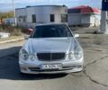 Сірий Мерседес Е-Клас, об'ємом двигуна 5 л та пробігом 185 тис. км за 4100 $, фото 2 на Automoto.ua