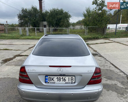Сірий Мерседес Е-Клас, об'ємом двигуна 2.69 л та пробігом 322 тис. км за 6999 $, фото 27 на Automoto.ua