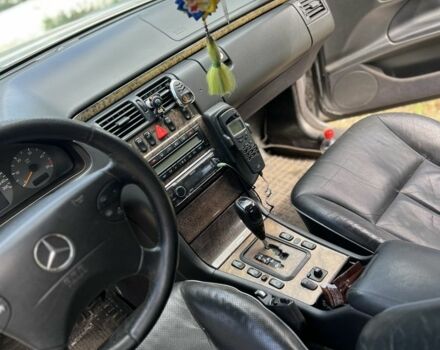 Серый Мерседес Е-Класс, объемом двигателя 2.7 л и пробегом 370 тыс. км за 4800 $, фото 3 на Automoto.ua