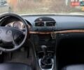 Серый Мерседес Е-Класс, объемом двигателя 2.15 л и пробегом 330 тыс. км за 5000 $, фото 9 на Automoto.ua