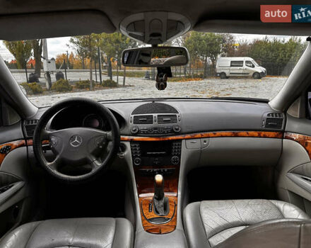 Серый Мерседес Е-Класс, объемом двигателя 2.15 л и пробегом 412 тыс. км за 5499 $, фото 44 на Automoto.ua