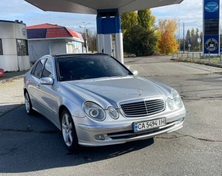 Сірий Мерседес Е-Клас, об'ємом двигуна 5 л та пробігом 185 тис. км за 4100 $, фото 1 на Automoto.ua