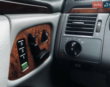 Серый Мерседес Е-Класс, объемом двигателя 3.2 л и пробегом 490 тыс. км за 4099 $, фото 17 на Automoto.ua