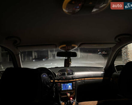 Серый Мерседес Е-Класс, объемом двигателя 2.2 л и пробегом 340 тыс. км за 6300 $, фото 12 на Automoto.ua