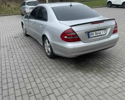 Серый Мерседес Е-Класс, объемом двигателя 2.1 л и пробегом 330 тыс. км за 6200 $, фото 1 на Automoto.ua