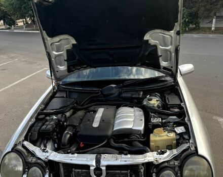 Серый Мерседес Е-Класс, объемом двигателя 2.2 л и пробегом 300 тыс. км за 4600 $, фото 6 на Automoto.ua