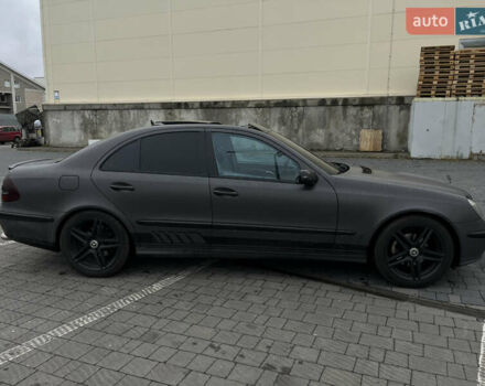 Серый Мерседес Е-Класс, объемом двигателя 1.8 л и пробегом 400 тыс. км за 6300 $, фото 3 на Automoto.ua