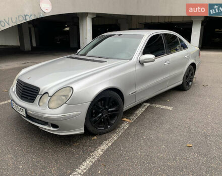 Серый Мерседес Е-Класс, объемом двигателя 2.6 л и пробегом 300 тыс. км за 4100 $, фото 6 на Automoto.ua