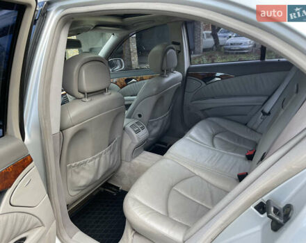 Мерседес Е-Класс 2002 в Остоге на Automoto.ua Серый Мерседес Е-Класс, объемом двигателя 2.15 л и пробегом 377 тыс. км за 4750 $, фото 20 на Automoto.ua