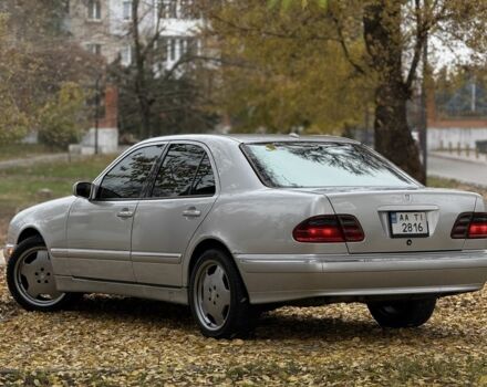 Серый Мерседес Е-Класс, объемом двигателя 3.2 л и пробегом 399 тыс. км за 3500 $, фото 6 на Automoto.ua