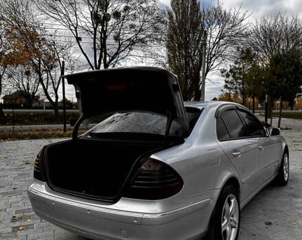 Серый Мерседес Е-Класс, объемом двигателя 2.15 л и пробегом 412 тыс. км за 5499 $, фото 47 на Automoto.ua