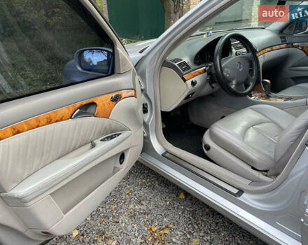 Мерседес Е-Класс 2002 в Остоге на Automoto.ua Серый Мерседес Е-Класс, объемом двигателя 2.15 л и пробегом 377 тыс. км за 4750 $, фото 19 на Automoto.ua